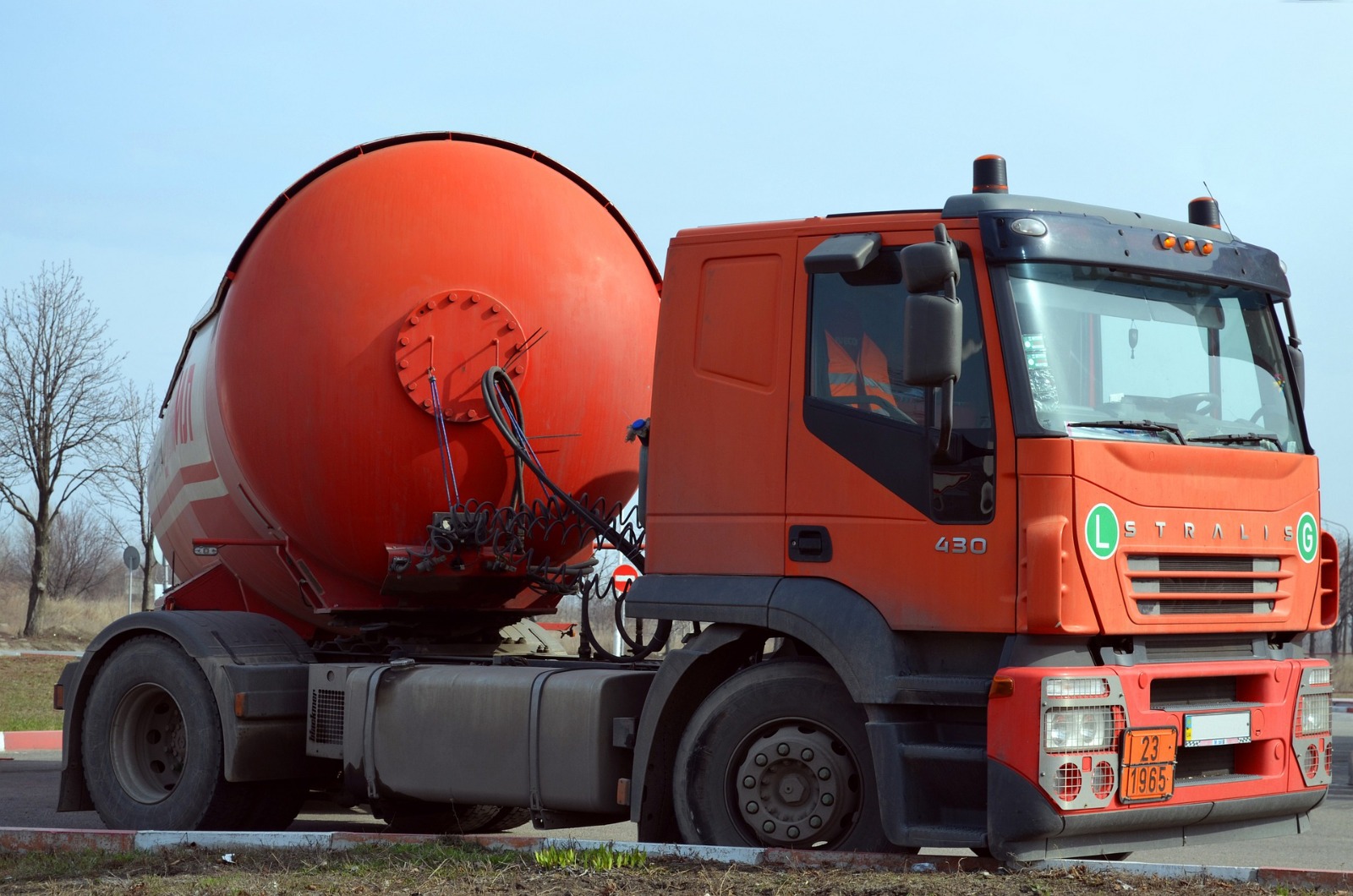 ICHCA si IVODGA isi dau mana pentru un transport ADR mai sigur